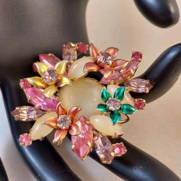 Vintage Floral Multicolor Statement Brooch - Picture 2 of 10